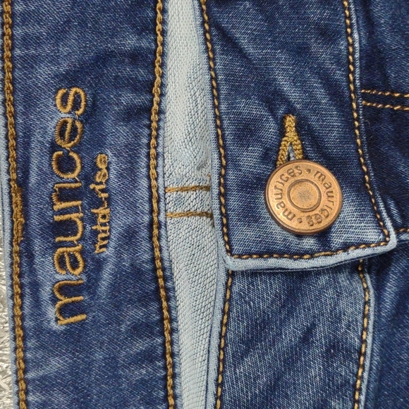 Maurice's Small X-Short mid rise Distressed slightly stretchy jeans - Picture 5 of 12